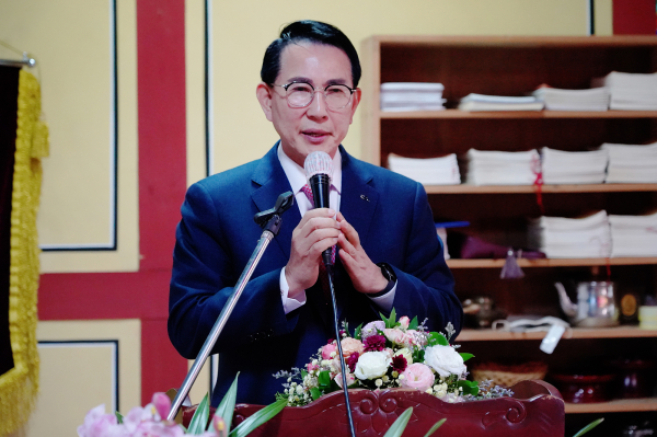 24일 서산 부석사에서 열린 금동관세음보살좌상 고불식 모습