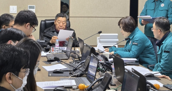 지난 29일 재난안전대책본부 회의를 주재 중인 가세로 군수