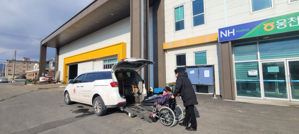 휠체어 이용자 탑승사진