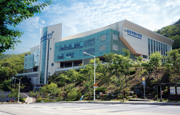 용운국제수영장 전경