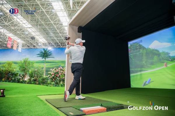 지난 3월 1일 중국 톈진 시티골프에서 열린 ‘2025년 중국 실내 골프 오픈 & GOLFZON 중국 오픈‘ 예선전에서 골퍼가 스크린구역 티샷을 하고 있다.