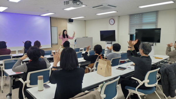 성환도서관, 상반기 독서진흥, 평생교육 프로그램 개강 모습