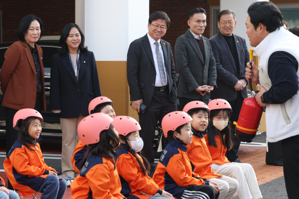 신규 안전행복버스 제작...학생 대상 시연회 개최 모습