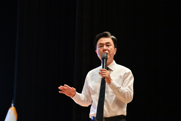 김태흠 충남지사는 "도내 청년들이 겪고 있는 다양한 고민을 듣는 등 소통의 시간을 가지며, 청년이 살고 싶은 충남 건설을 위해 노력하겠다"고 말했다<br>