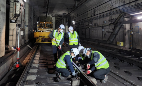 20일 새벽, 대전교통공사는 대전도시철도 1호선 정부청사역 인근 터널에서 레일 절손상황을 가정한 비상복구 훈련을 실시했다.