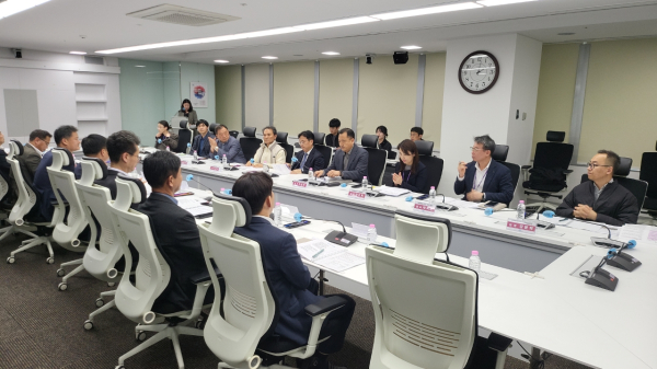 지난 24일, 시청 집현실에서 상가공실 공동대응 전략회의 개최 모습