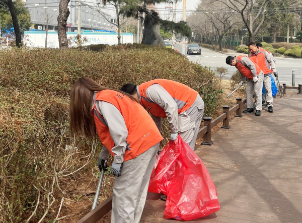 새봄 맞이 환경정화 봉사활동 전개 모습