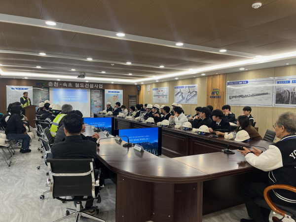 용산철도고 학생 대상 레일로 캠프 개최 모습