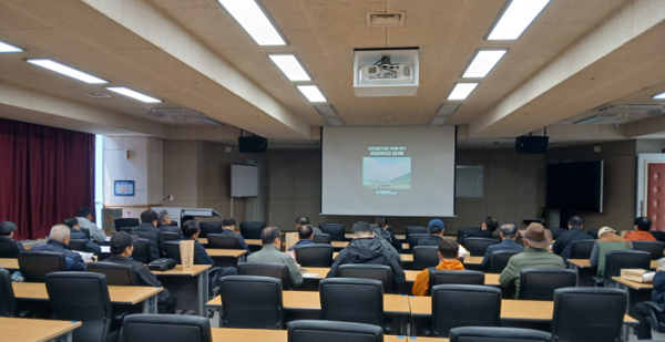 교통안전 홍보 동영상 상영 사진