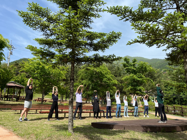 작년 국립산림치유원에서 운영한 산재 근로자 가족 산림치유 프로그램 사진.