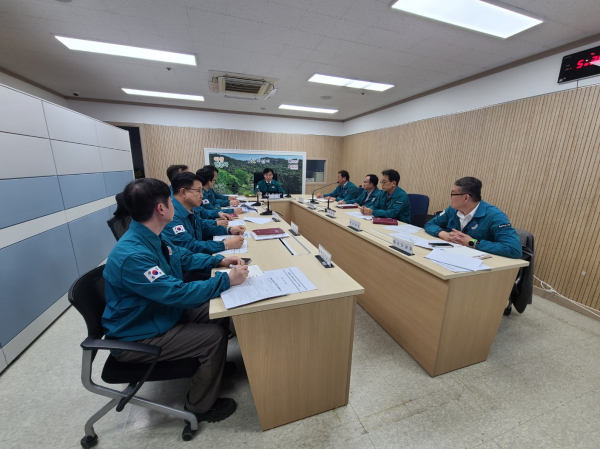 조일교 아산부시장이 지난 9일, 10개 주요부서와 함께 여름철 자연재난 사전대비 추진상황을 점검하고 있다