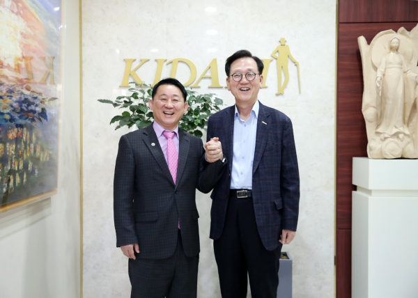 서철모 서구청장 (주)키다리식품 방문 현장