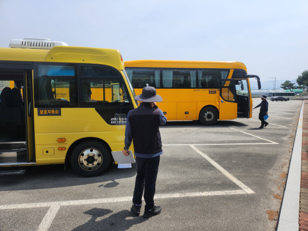 2025년 상반기 어린이통학버스 합동점검 진행 모습
