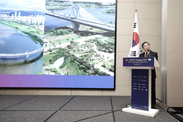 최민호 시장 도시문화융합컨퍼런스 기조연설 모습