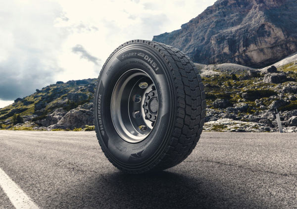 중대형 카고 트럭용 타이어 ‘스마트플렉스 DH51’ 출시