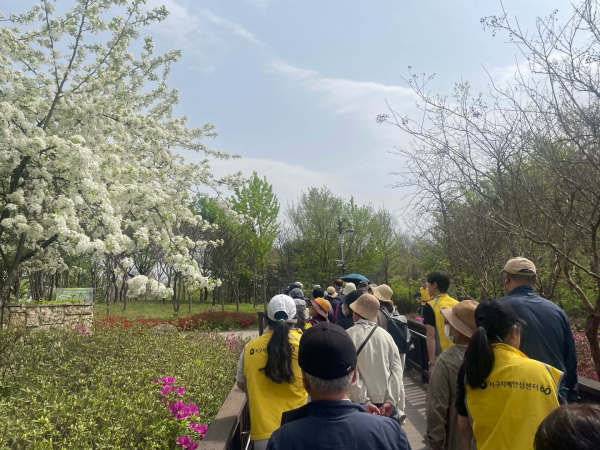 대전 서구 치매극복 걷기 행사 장면