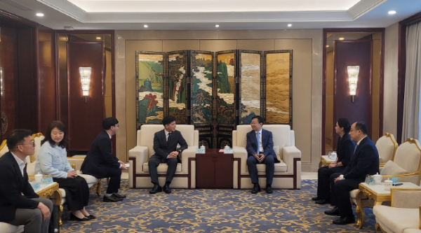 웨이팡시 지도부 면담(디보 웨이팡시 부시장, 장화 외사판공실주임 등)