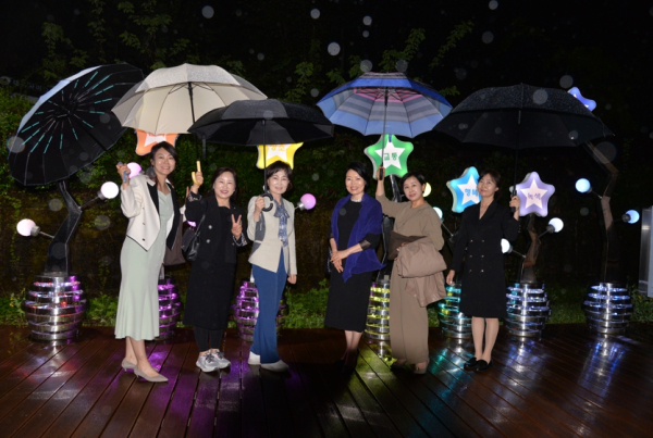 시민천문대 앞에서