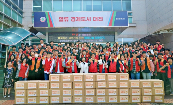 ‘2025년 행복나눔 사랑잇기 결연사업’을 통해 노인맞춤돌봄서비스 대상 독거노인을 위한 자원봉사 활동을 펼쳤다.