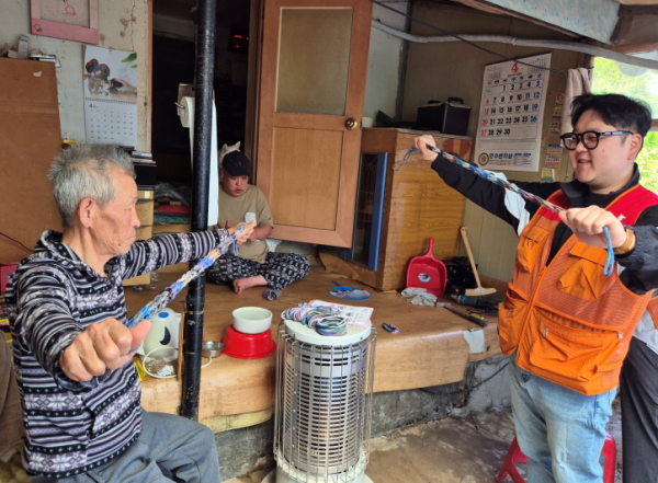 ‘2025년 행복나눔 사랑잇기 결연사업’을 통해 노인맞춤돌봄서비스 대상 독거노인을 위한 자원봉사 활동을 펼쳤다.