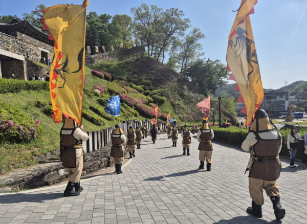 공주시, ‘웅진성 수문병 근무 교대식’ 재현 모습