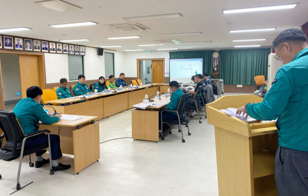 지난 29일 고남면사무소에서 열린 저수지 비상대처 도상 훈련 모습.