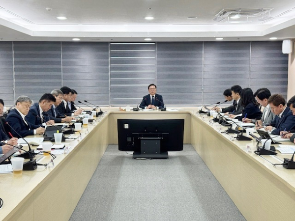 2일 김석필 천안시장 권한대행 부시장 주재로 ‘비상 간부회의’가 열리고 있다.