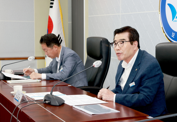 충청남도 총괄건축가 김광현 교수 보령시 방문, 공공건축 활성화 및 목재 이용 권장 간담회 개최 모습
