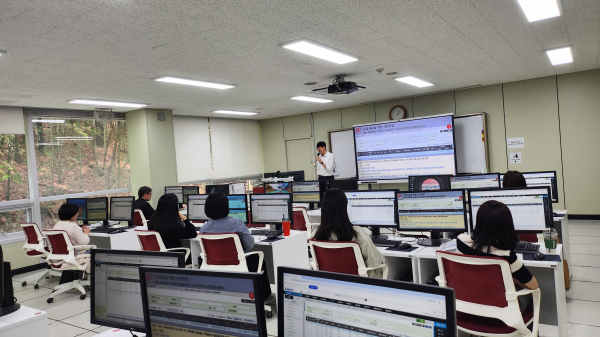 신규·저경력 업무 담당자 학교회계시스템 교육 진행 모습