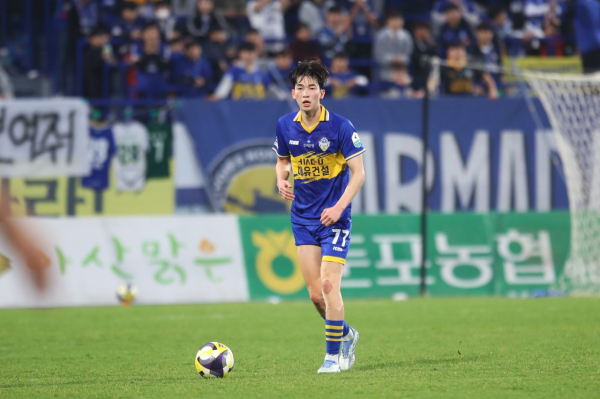 경기에 나서고 있는 정마호 선수