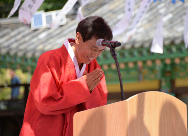 축사하는 이준 황손