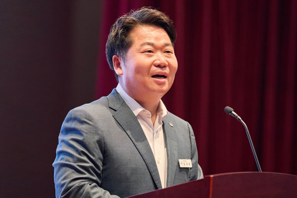 오세현 아산시장은 1일&nbsp;시청 시민홀에서 열린 ‘5월 직원 월례모임’에서 “시민들이 체감할 수 있는 변화를 반드시 이루겠다”고 강조했다./아산시 제공<br>