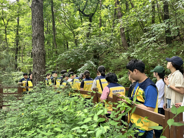 장애학생 숲 체험 프로그램 운영 진행 모습