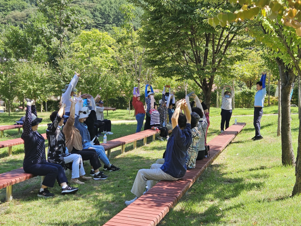 치매 예방 항노화 산림치유 프로그램 운영 사진