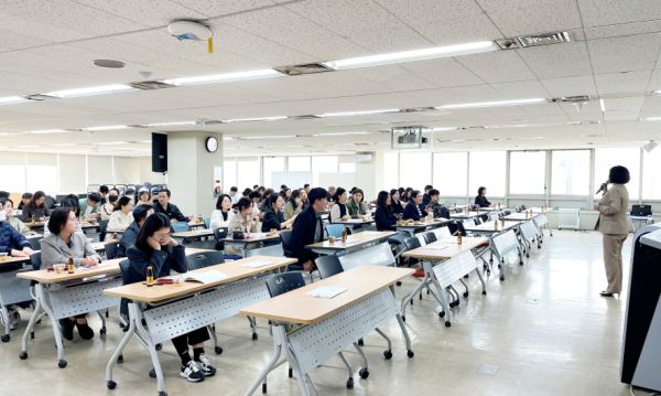 ‘복지만두레’ 회원과 담당 공무원 1370명을 대상으로 4월과 5월 두 차례에 걸쳐 역량 강화 교육