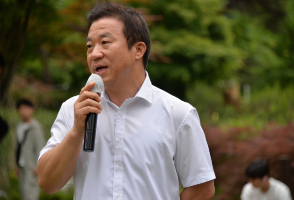 행사를 진행하는 김기수 관리소장