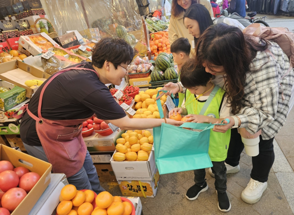 시장 체험활동 모습