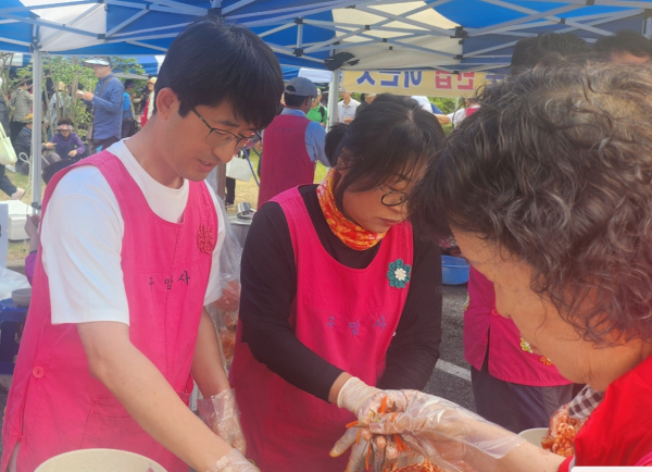 배식봉사 하는 양명환 유성구의원