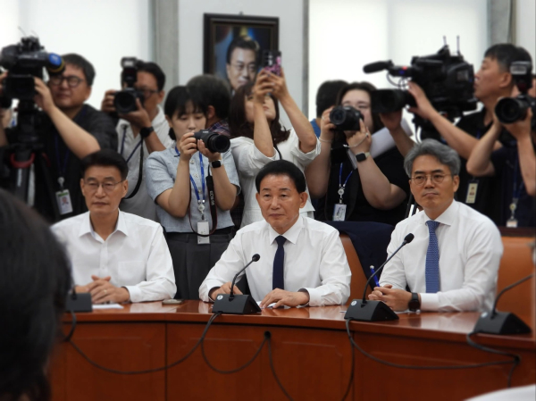 더불어민주당 박용갑(가운데) 원내부대표. (박 원내부대표 SNS 갈무리)