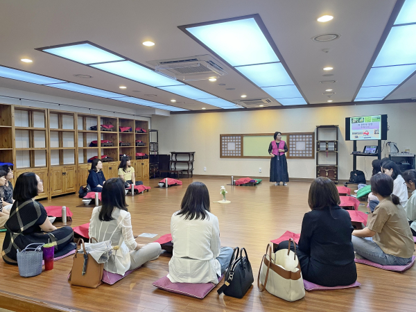 교원 대상 효교육 역량 강화 연수 진행 모습