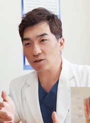 유성선병원 비뇨의학과 김영호 전문의 컨셉