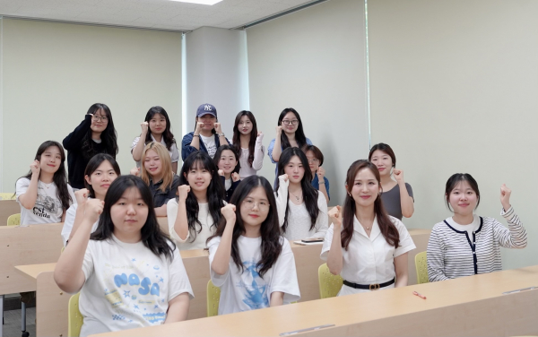 프로젝트 운영 학생들과 지도교수