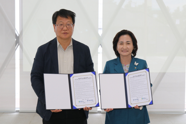 대한카누연맹과 수상스포츠 활성화 업무협약 체결 모습