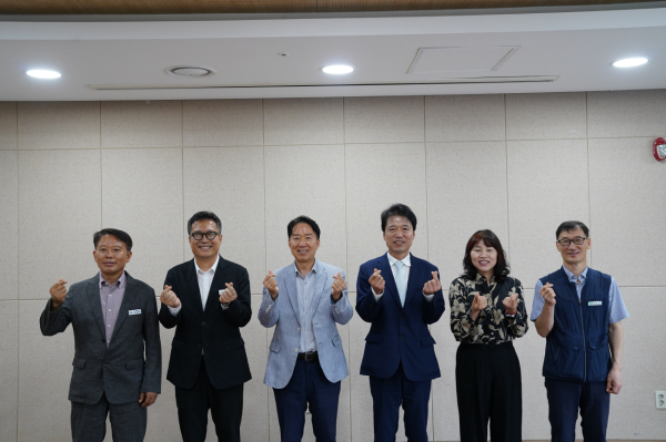 맨발건강길 준공식은 예천군 3개면(은풍면, 효자면, 용문면) 면장과 함께 진행