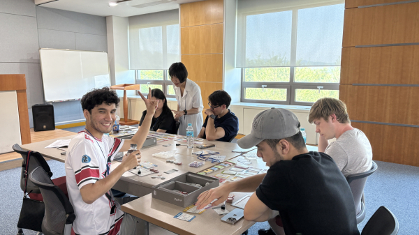 외국인 유학생이 취업캠프에 참가 했다