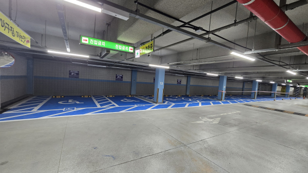 한밭종합운동장 장애인편의시설 (전용 주차장)