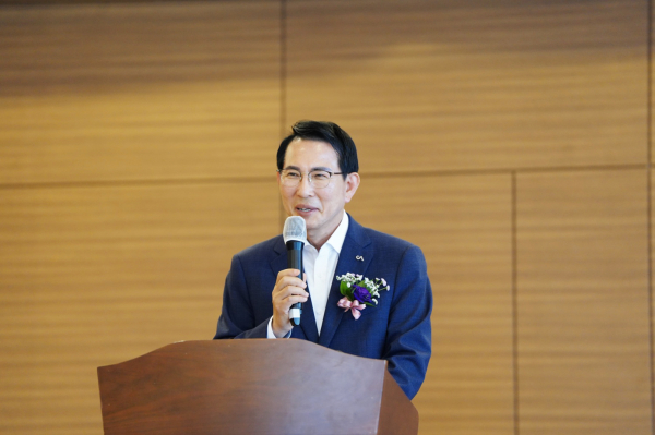 아르델웨딩컨벤션에서 27일 열린 노인복지시설 종사자 수범사례 발표회 진행 모습