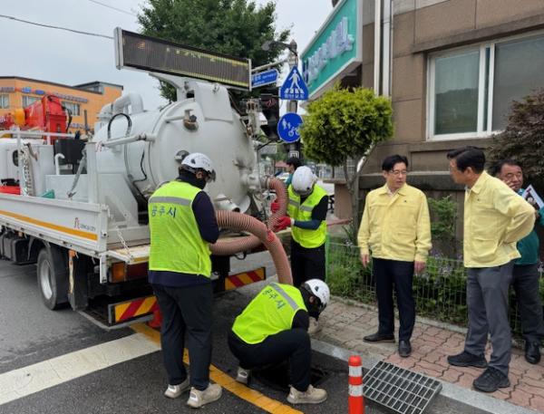 지난 27일 행정안전부가 실시한 침수피해지역 현장점검 모습