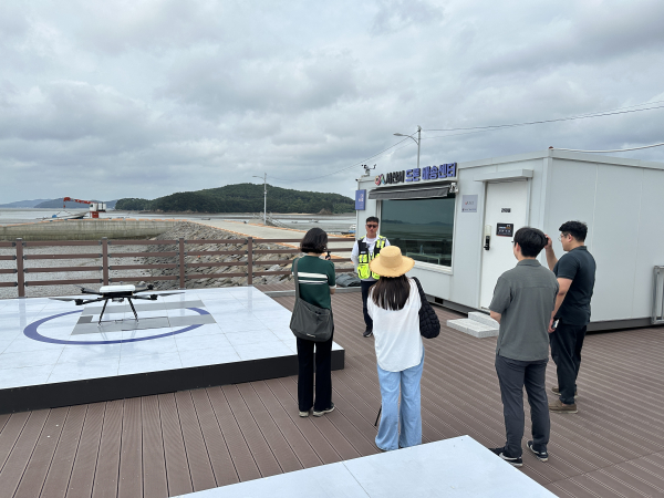 지난 4일 한국개발연구원 국제정책대학원 연구생들이 서산시 드론 배송 서비스 현장을 방문했다.