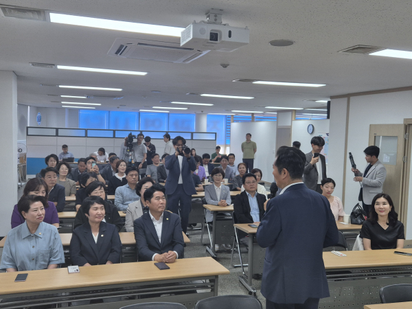 더불어민주당 정청래 당대표 후보 대전 핵심당원 간담회 모습